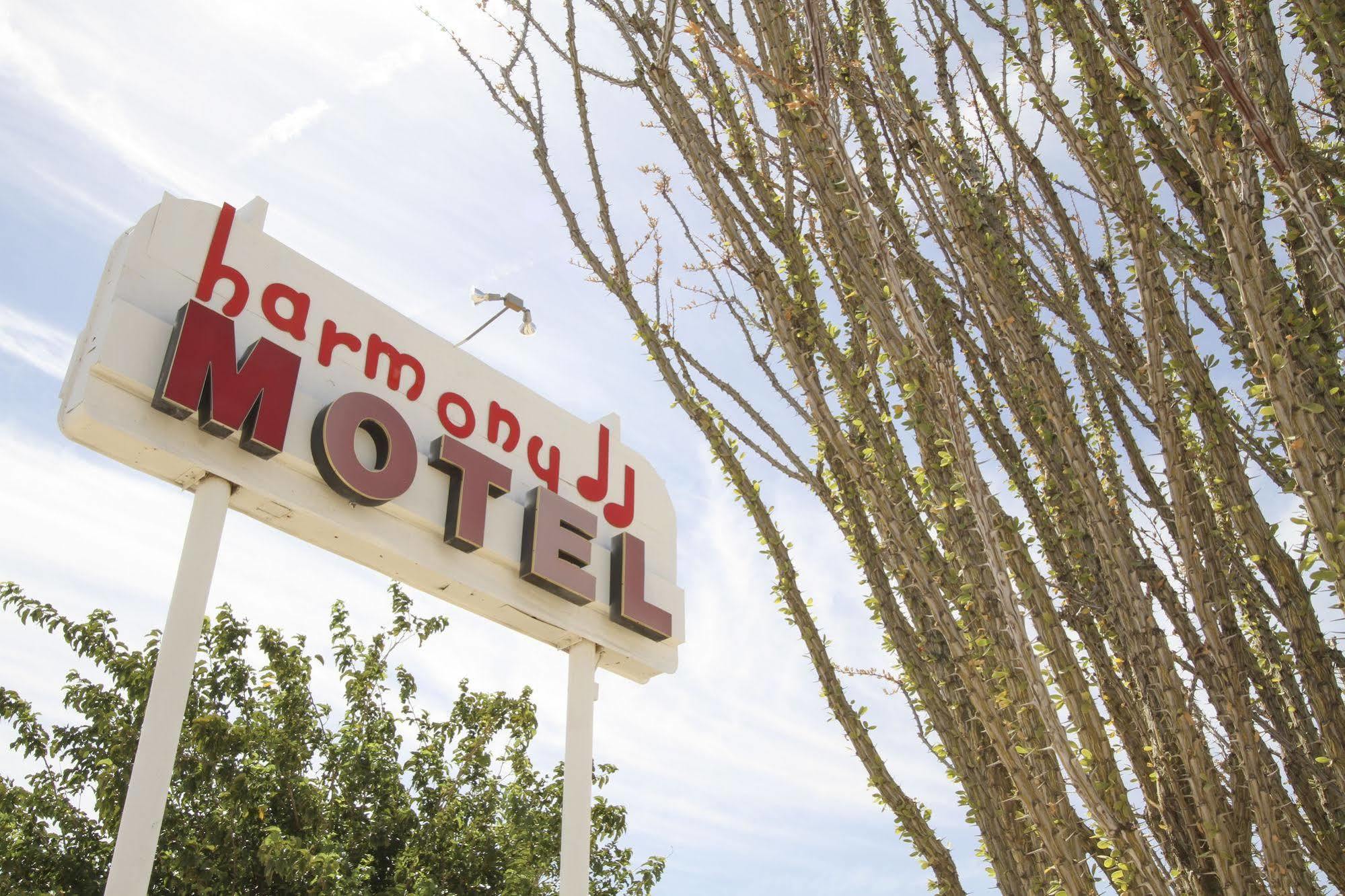 Harmony Motel Туэнтинайн-Палмс Экстерьер фото